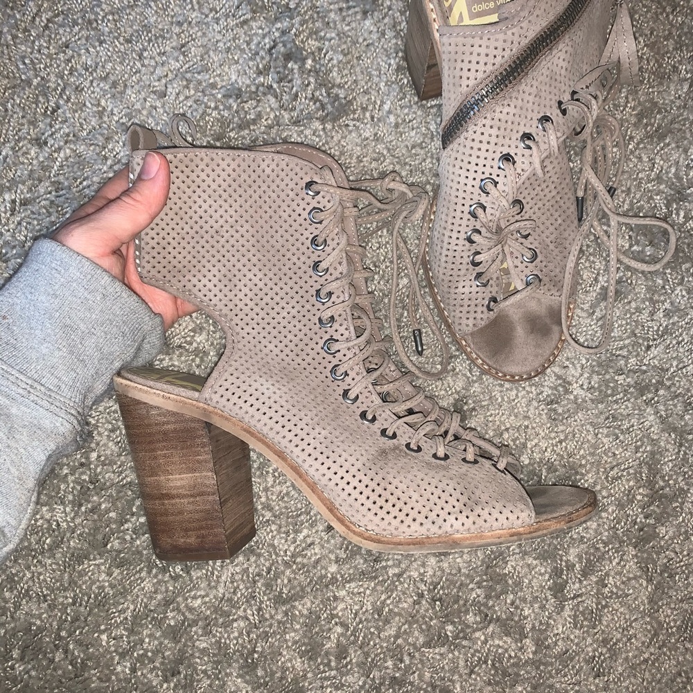 Dolce Vita Lace Up Heels UNIQUE ⚡️